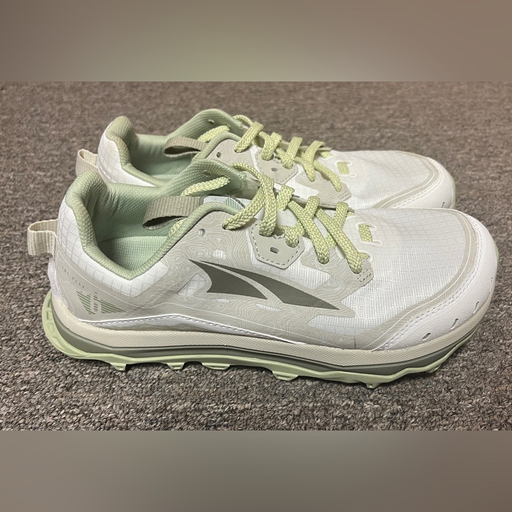 NWOT Altra Lone Peak 6 Trail Running Shoes